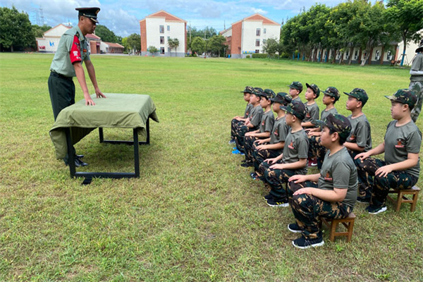 成都小学生军事夏令营哪个正规?知名营地推荐!