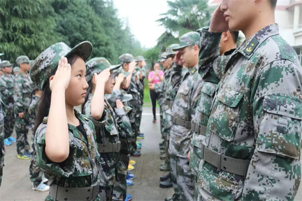 成都市军事训练夏令营多少钱？28天价格说明