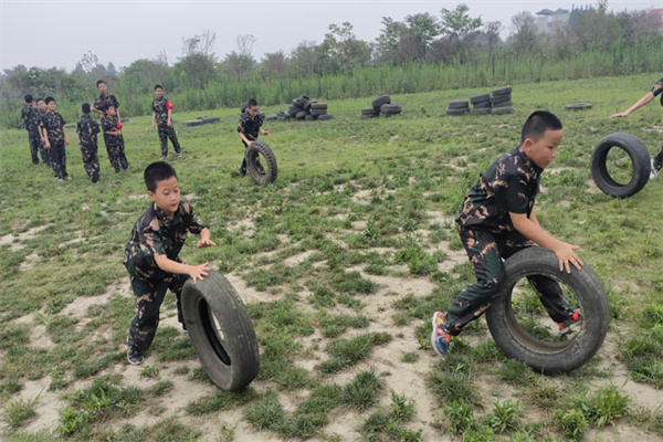 成都军事训练夏令营多少钱?了解这4家报价!