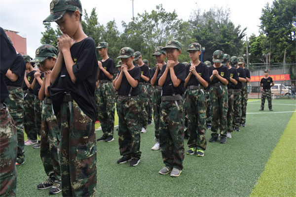 重庆少儿暑期军训夏令营哪家好？家长认可!