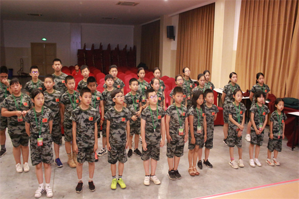 广州军事化夏令营哪里好？4家机构任你选