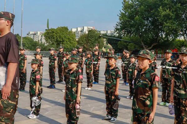 南京学生军训夏令营哪个机构好？口碑机构推荐