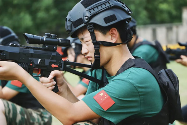 郑州中小学生军事夏令营价格多少？快来了解一下！