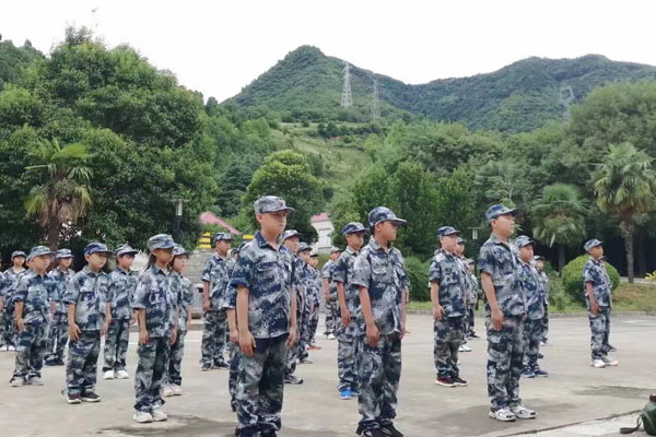 西安少儿暑期军训夏令营哪家好?这七家不错