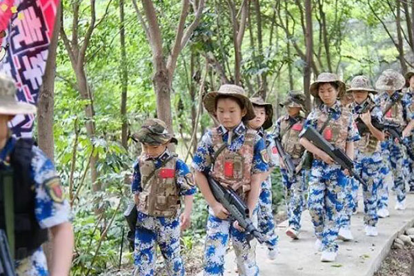 厦门军事夏令营哪个机构好？军事训练营推荐