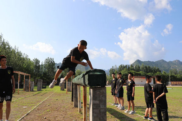 青岛青少年军事夏令营哪个好？这几家实力出众