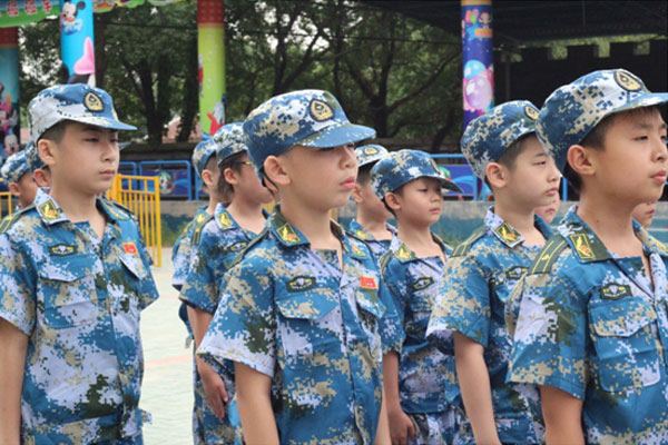 青岛小学生暑假军训夏令营收费，费用明细汇总