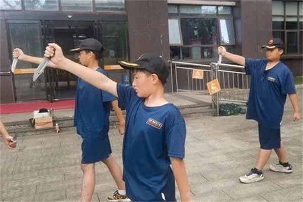 广州青少年军事夏令营