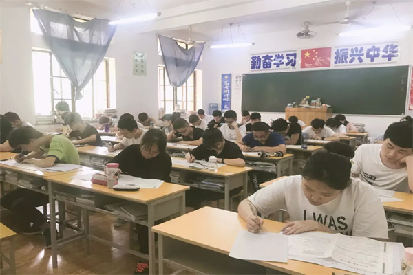 南宁青少年军事夏令营哪家好?推荐看完