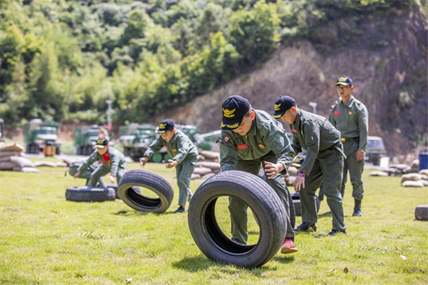 青岛军事夏令营哪家比较正规？考虑这4家
