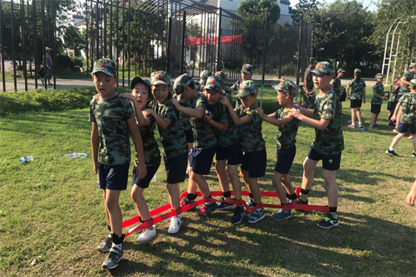 青岛军校夏令营哪家好？实力强劲机构