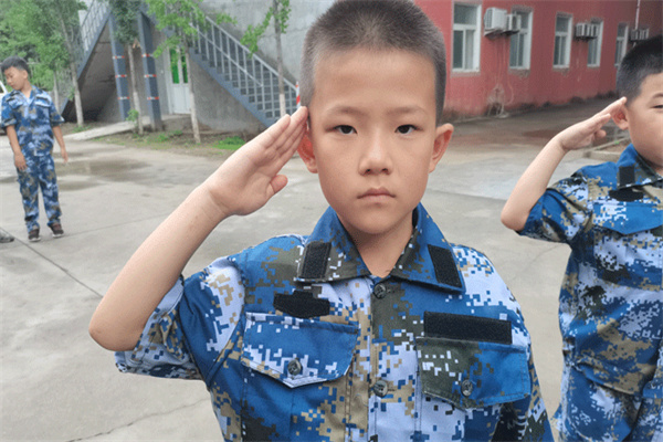 上海军事夏令营大概多少钱？早看早知道