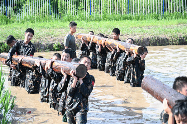 上海青少年军事夏令营排名，正规营地上榜!
