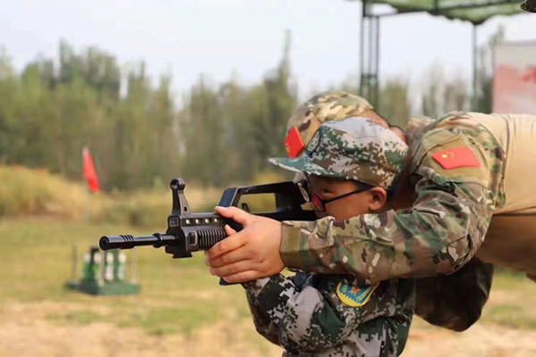 石家庄军事夏令营哪家好一点儿?甄选活动丰富营地!
