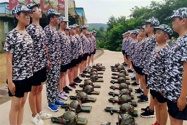 天津青少年军事夏令营哪些好？这几家不错