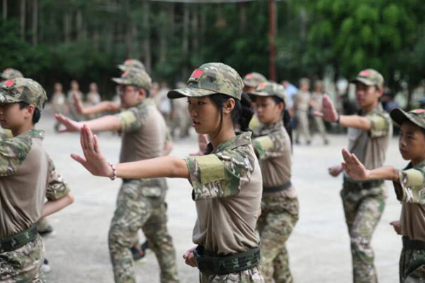 武汉小学生暑假军训夏令营多少钱?总结2家收费