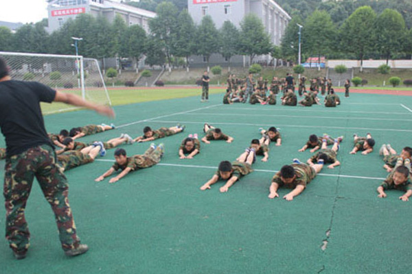 成都儿童军训夏令营学费多少？按照天数收费