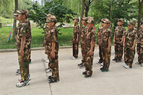 郑州夏令营军事训练多少钱？收费标准一览
