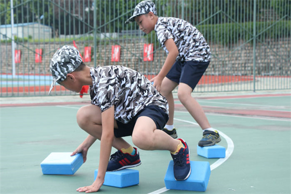 昆明军事夏令营价格多少？三大机构价格介绍