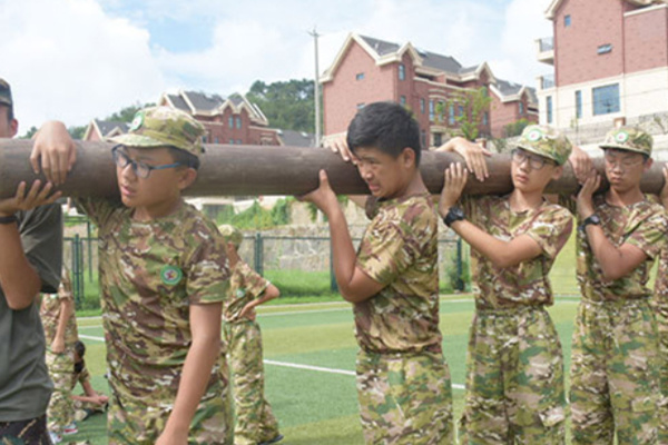 厦门小学生军训夏令营多少钱