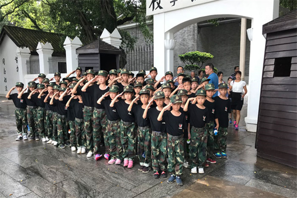 郑州军事夏令营哪家管理严？这几家位列三甲！