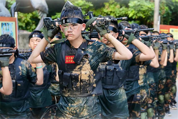福州军事拓展夏令营哪个机构好？看好这两家