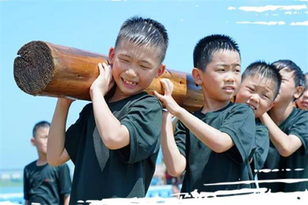 武汉军事夏令营哪个机构好一点？品牌推荐