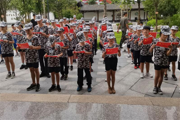 福州青少年军事夏令营哪些好？口碑军训营推荐